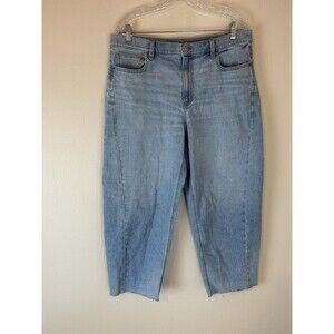 American Eagle 12 Short Barrel Leg Jeans Light Wash Denim Women’s